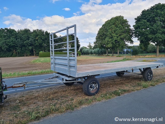8 tons gegalvaniseerde J. Oosterwijk landbouwwagen